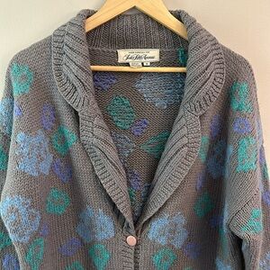 Vintage Saks Fifth Avenue Hand Knit Long Button Down Wool Floral Cardigan SZ M